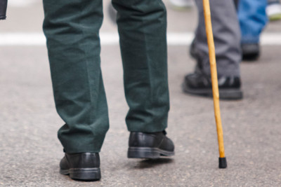 Bakıda avtomobillər iki qadını və bir yaşlı kişini vurub