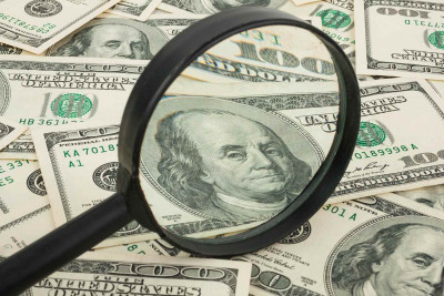 Bakı sakini Şirvanda saxta dollar “paylayıb”
