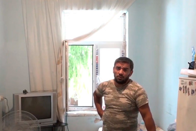 Bakıda internat məzunu mənzillə təmin olunmasını istəyir