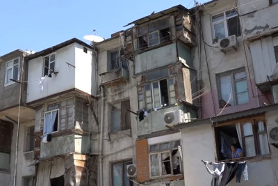 Bakı təkər zavodunun yaşayış binası qəzalı vəziyyətdədir: binada 142 ailə yaşayır