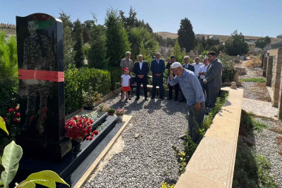 Nəsimi RİH-nin əməkdaşları şəhid Hacırza Rzayevin əziz xatirəsini yad ediblər