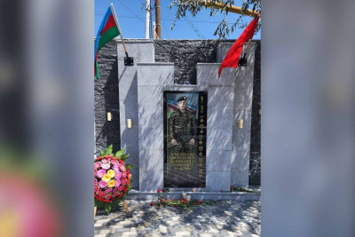 Bakıda daha bir şəhidin abidə kompleksinin açılış mərasimi olub