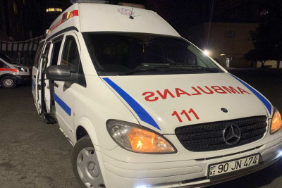 Bakıda ailənin dörd üzvü yol qəzasında xəsarət alıb