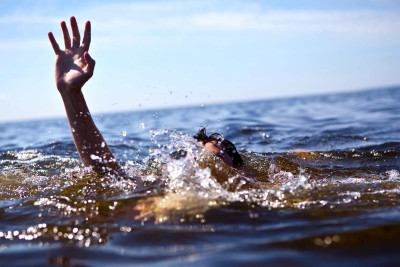 Şüvəlanda dənizdə batma təhlükəsi ilə üzləşən şəxs xilas edilib