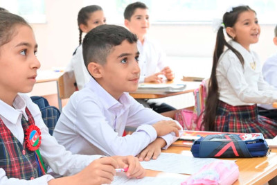 Bakının məktəb və liseylərində vakant yerlərə şagird köçürülməsi prosesi davam edir