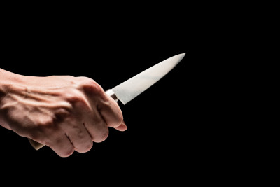 Pirşağı qəsəbəsində xəyanətə görə ər arvadını 9 bıçaq zərbəsi vuraraq öldürüb