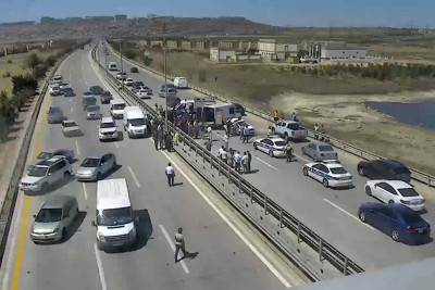 Zığ şosesində baş vermiş avtoqəza sıxlığa səbəb olub