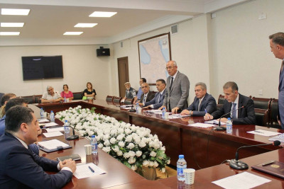 Yasamal rayonunun icra başçısı sakinləri qəbul edib