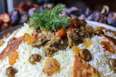 Xəzər rayonunda bir ailədən 6 nəfər plovdan zəhərlənib