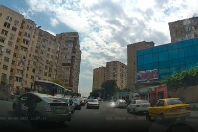 Paytaxt yollarında təhlükə saçan DYP əməkdaşı: “Yaxşı edirəm!” deyib