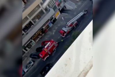 Nərimanov rayonunda yaşayış binası yanır