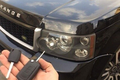 Paytaxtda “Range Rover” markalı avtomobil qaçırılıb
