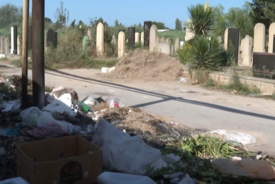 Maştağada qəbiristanlığın acınacaqlı vəziyyəti: qəbirləri qamış və su basıb
