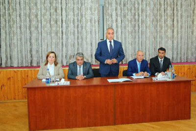 Binəqədi rayon İcra Hakimiyyəti sakinlərlə görüş keçirib