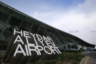Bakı aeroportunda kişi ölümlə hədələnib
