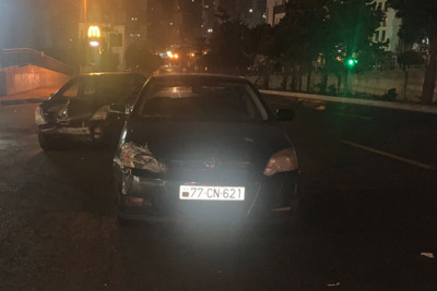 Nəsimi rayonunda “Prius” qəzaya düşüb