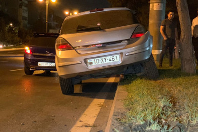 Bakıda baş vermiş qəzada bir ailənin iki üzvü xəsarət alıb