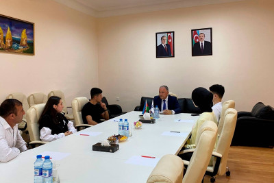 AzTU-nun rektoru yüksək bal yığan yeni tələbələrlə görüşüb