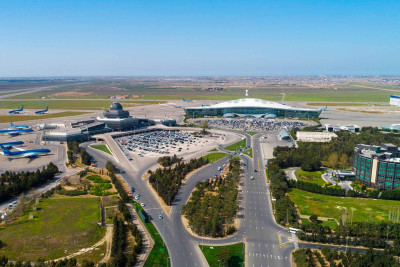 Malayziya təyyarəsi sərnişinin səhhəti ilə əlaqədar Bakıda təcili eniş edib