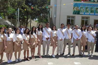 Sabunçuda yerləşən məktəbin bir sinfinin bütün məzunları tələbə adını qazanıblar