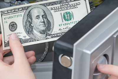 Bakıda qadın 423.000 ABŞ dollarını mənimsəyib
