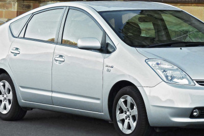 Zığ şosesində “Prius” əks yola çıxıb