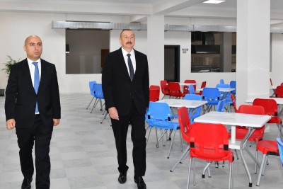 Prezident İlham Əliyev Binəqədi qəsəbəsində yeni məktəbin açılışında iştirak edib