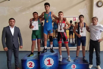 Olimpiya İdman Kompleksində sərbəst güləş üzrə Bakı şəhər açıq turniri baş tutub
