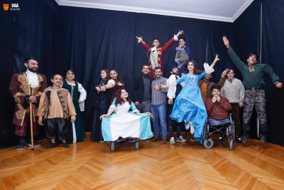 Bu gün Azərbaycanın ilk inklüziv teatrı olan ƏSA Teatrı ad gününü qeyd edir