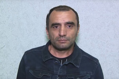 Bakıda qadının qızıl boyunbağısını boynundan oğurlayan şəxs saxlanılıb - VİDEO