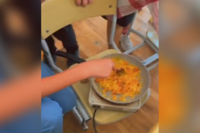 Bakıda şagirdlər dərs vaxtı pomidor-yumurta bişiriblər