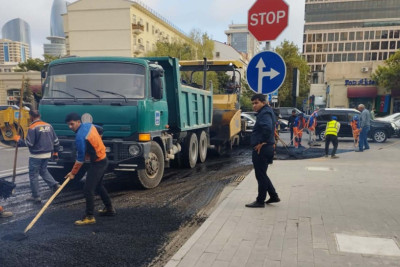 Nəsimi rayon ərazisində yolun asfaltlanması işləri aparılıb