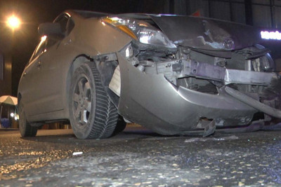 Sabunçu rayonunda “Prius” qəzaya uğrayıb