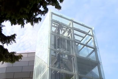 Ukrayna dairəsində yerləşən keçidin liftinin işləməməsi sakinləri narahat edir