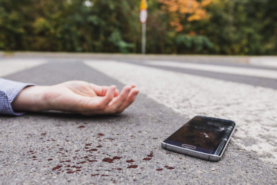 Xətai rayonunda avtomobil piyadanı vurub