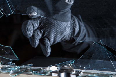 Xəzər: Mərdəkan qəsəbəsində xeyriyyə qutusu oğurlanıb