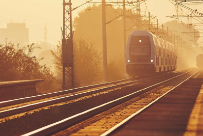 Keşlədə sürət qatarı adamı vuraraq öldürüb