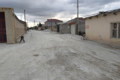 Buzovna qəsəbəsində daha bir küçə asfaltlanıb