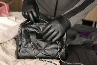 Nərimanovda 2000 manatdan çox pul oğurlayan şəxs tutulub