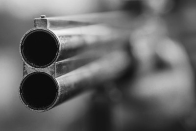 Xəzər rayonunda dava zamanı bir nəfər güllələnib