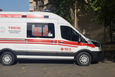 Yasamal rayonunda FHN xəstə insana yardım edib
