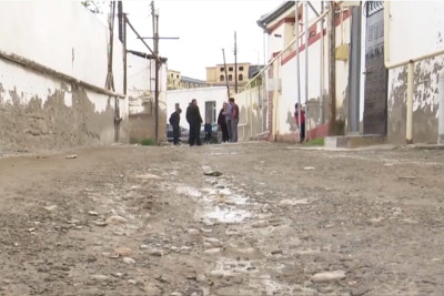 Səbail: 500 ailənin yaşadığı küçə bərbad vəziyyətdədir
