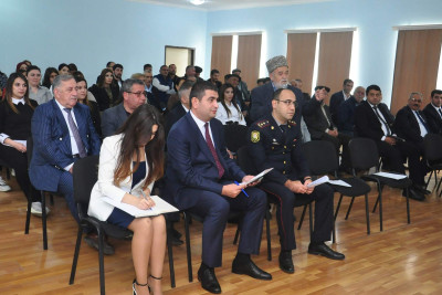 Balaxanı qəsəbəsində sakinlərlə icra başçısı arasında görüş keçirilib