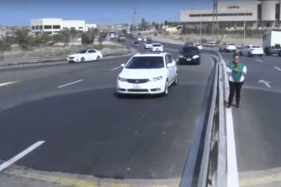 Bakıda “VAZ” dairəsi ləğv edilib: sürücülər yollarının kilometrlərlə uzanmasından narazıdırlar
