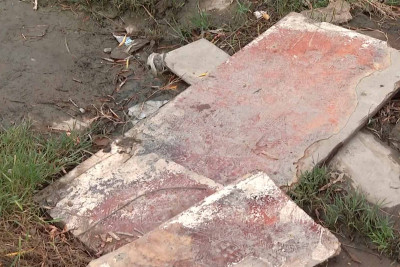 Xətai: Mirzə Davud küçəsində şagirdləri məktəbə aparan yeganə yol kartondandır