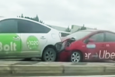 Bakıda “Prius”lar “şou” göstərməyə davam edir