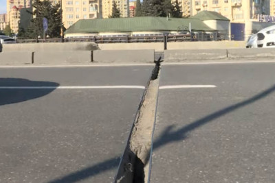 Bakıda bu körpünün vəziyyəti sürücüləri narahat edir