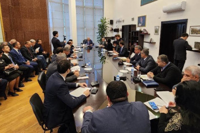 Suraxanı rayonunda icra başçısı sakinləri qəbul edib