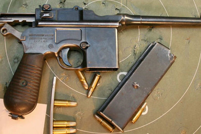 Nərimanov rayonunda silah-sursat aşkar olunub: əraziyə polis cəlb edilib