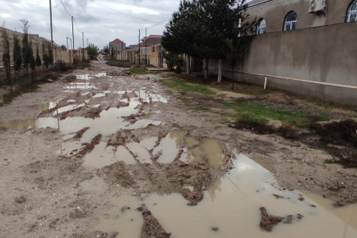 Maştağa "Venesiya"ya çevrilib: sakinlər qayıq axtarışındadırlar